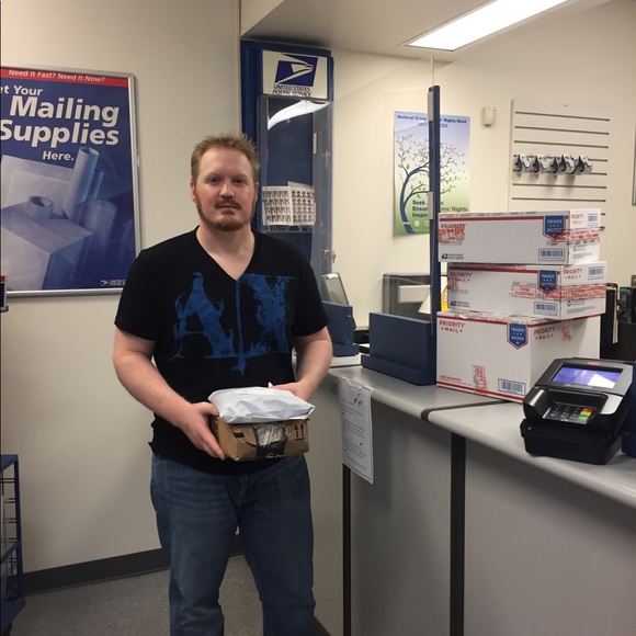 Meet Your Posher - Picture 7 of 7